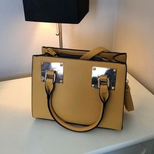 NEW Never used Yellow Fashion Purse ✨💛